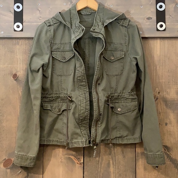 Aeropostale Jackets & Blazers - Aeropostale army green utility hooded jacket